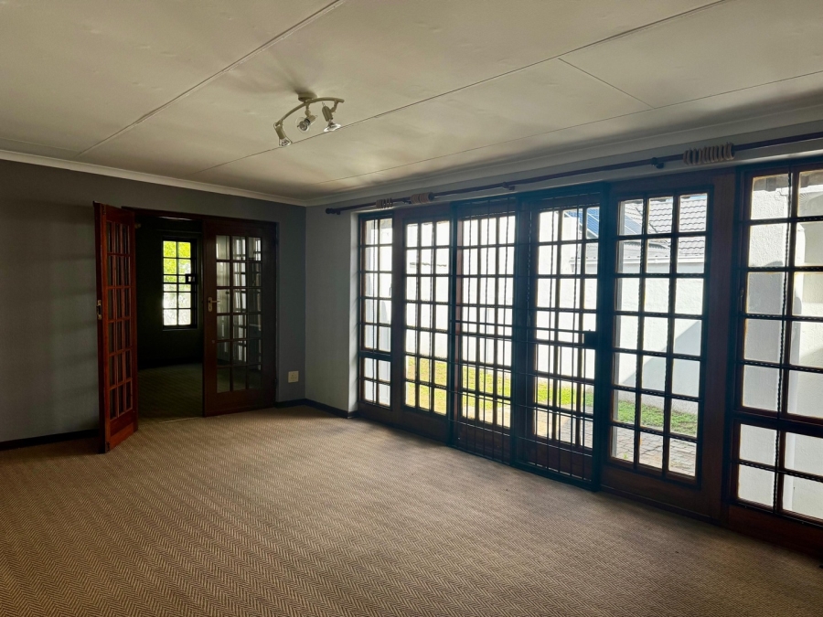 3 Bedroom Property for Sale in Protea Park North West